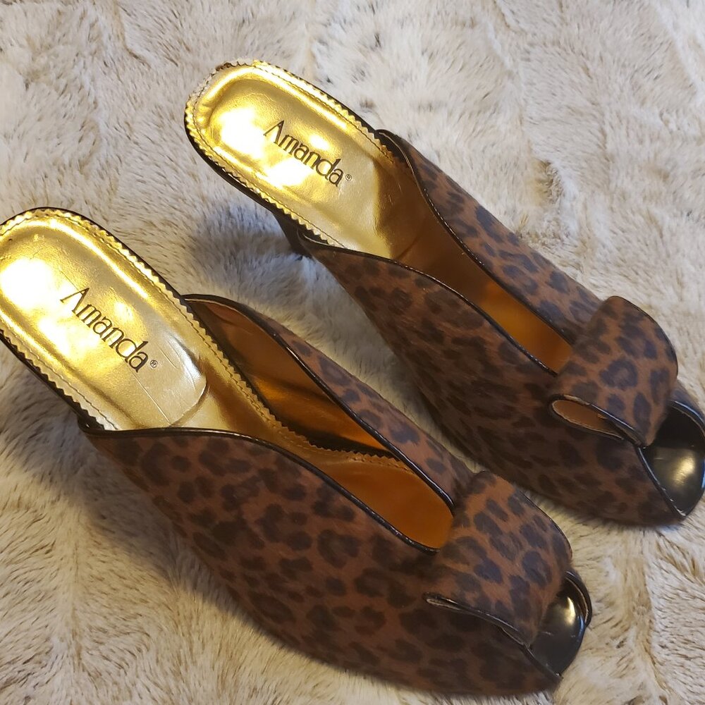 Leopard fur low heels